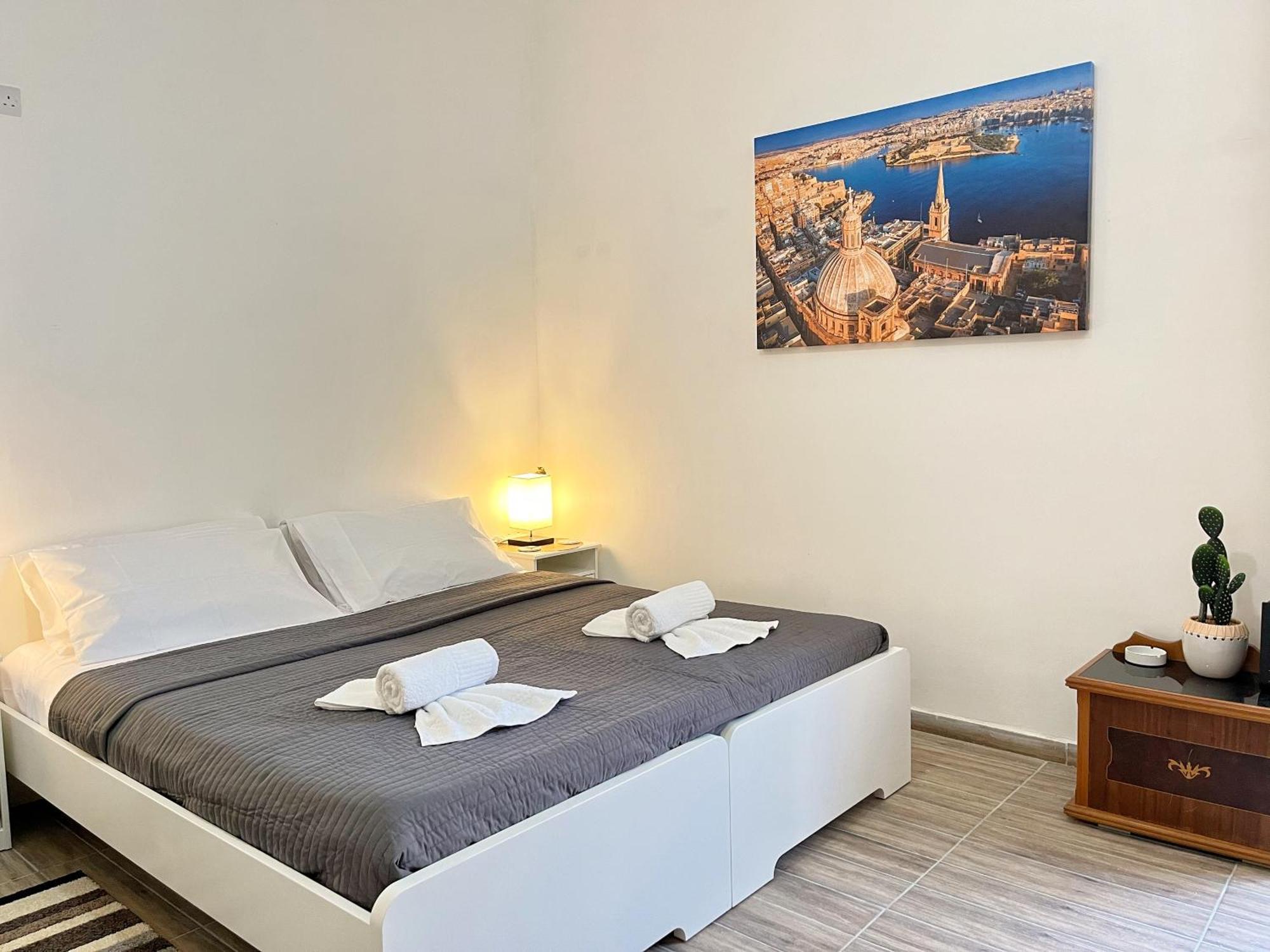 Maria & Matthias - Apartments In Central Of Floriana エクステリア 写真